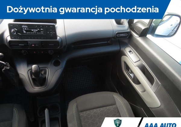 Peugeot Rifter cena 56000 przebieg: 155269, rok produkcji 2019 z Sędziszów Małopolski małe 211